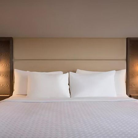 Crowne Plaza Englewood By Ihg Hotel Kültér fotó